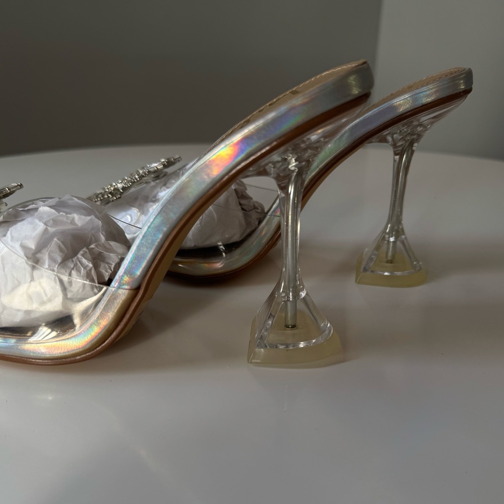 NEW Lulus Heels - Picture 5 of 7